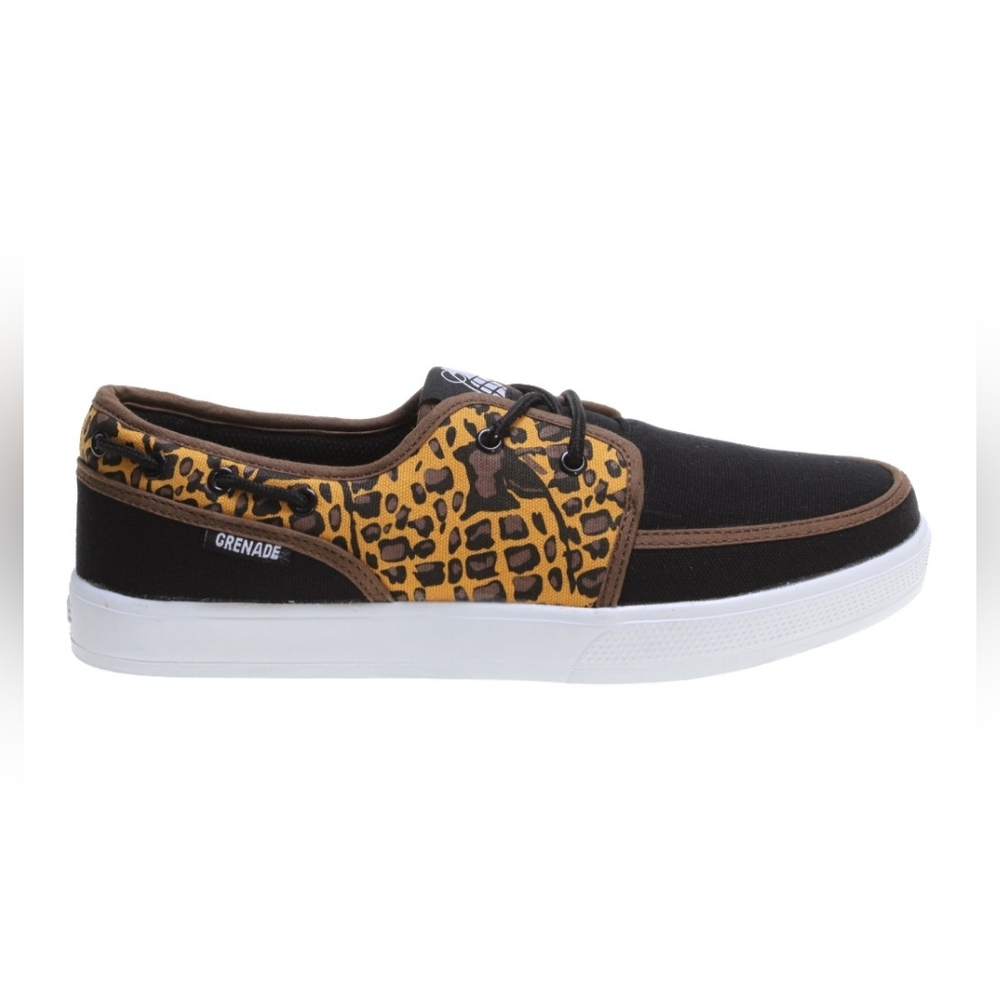 Grenade Standard Issue Shoe *NWT*